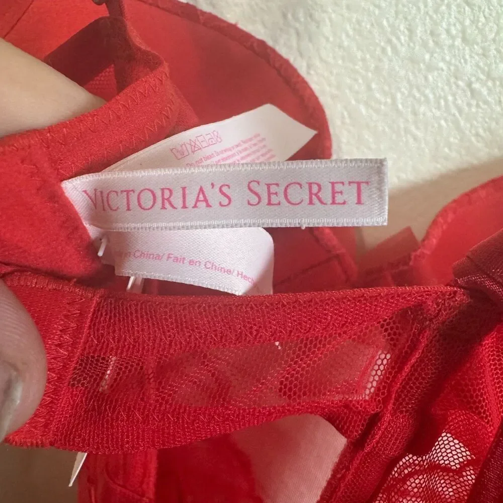 Victoria's Secret Bustier/Garter/Panty Lace Lingerie Set 34B Red Holiday Corset